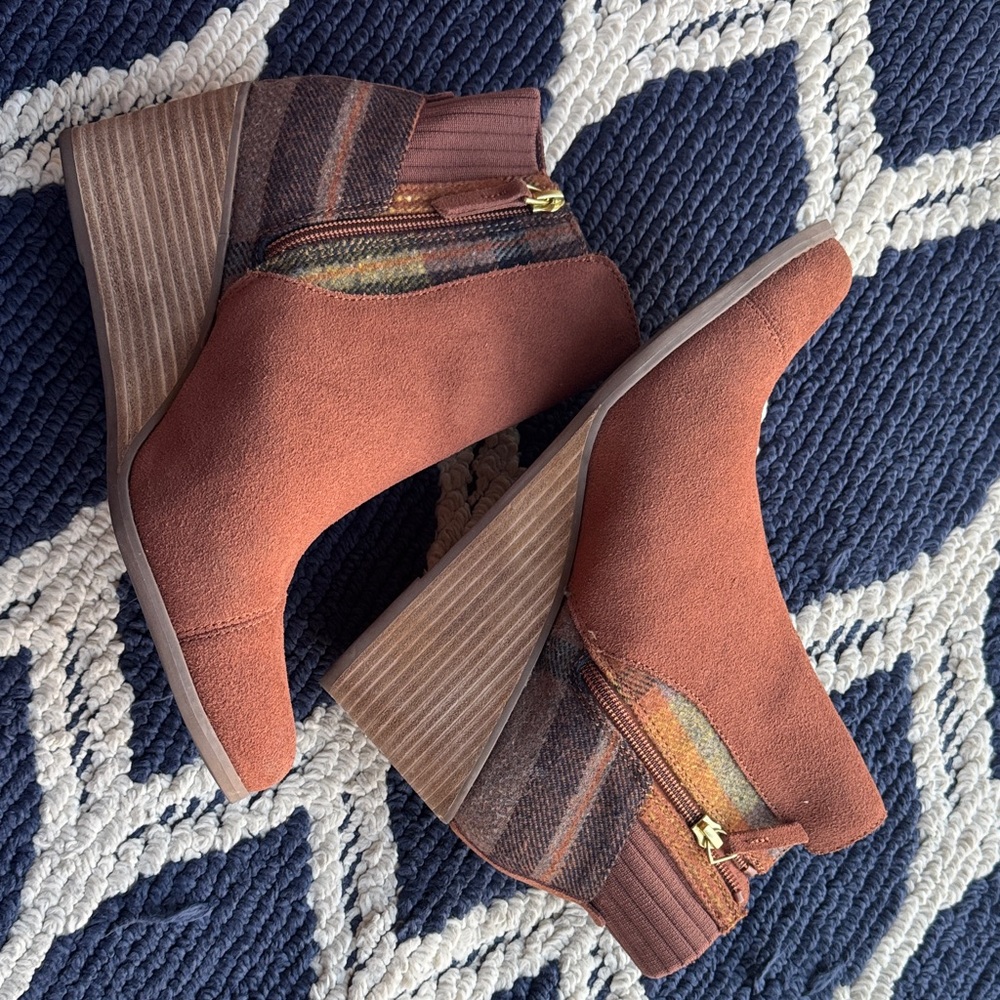 Toms Burnt Orange Wedge Booties